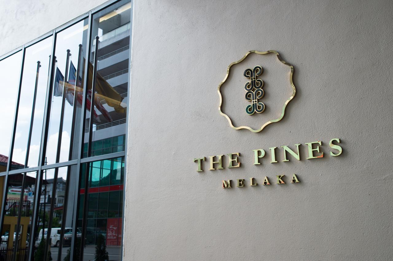 The Pines Melaka Hotel Bagian luar foto