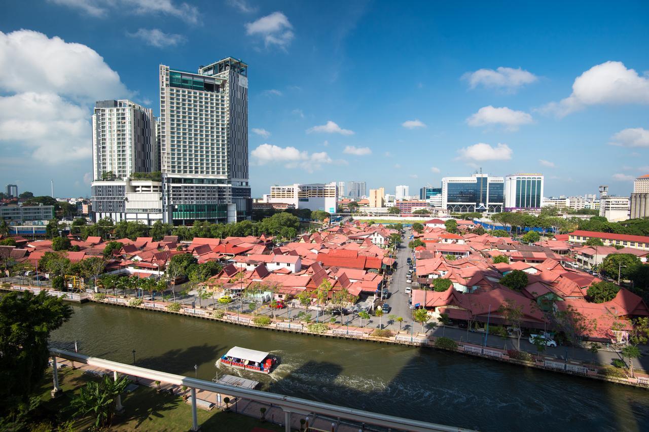 The Pines Melaka Hotel Bagian luar foto